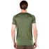Herr in einem T-Shirt in grün aus Merino