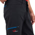 Wanderhose für Herren mit Tasche am Oberschenkel mit Reißverschluss und Woolona Logo darunter.