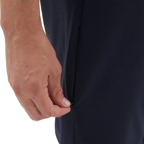 versteckte Beintasche mit Reißverschluss einer Merinohose in der Farbe navy.