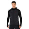 Mann trägt schwarzen Sporthoodie aus Merino mit ReiĂverschluss